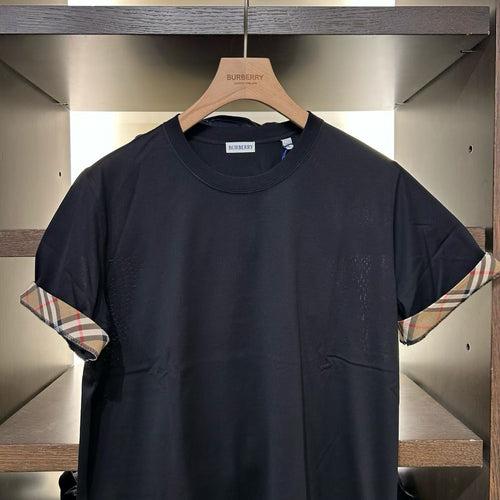 Men’s Burberry T-Shirt – Minimal Design with Iconic Check Detail