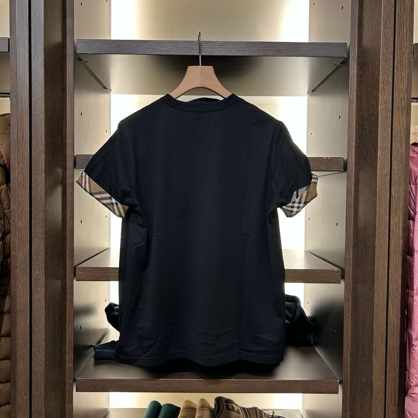 Men’s Burberry T-Shirt – Minimal Design with Iconic Check Detail