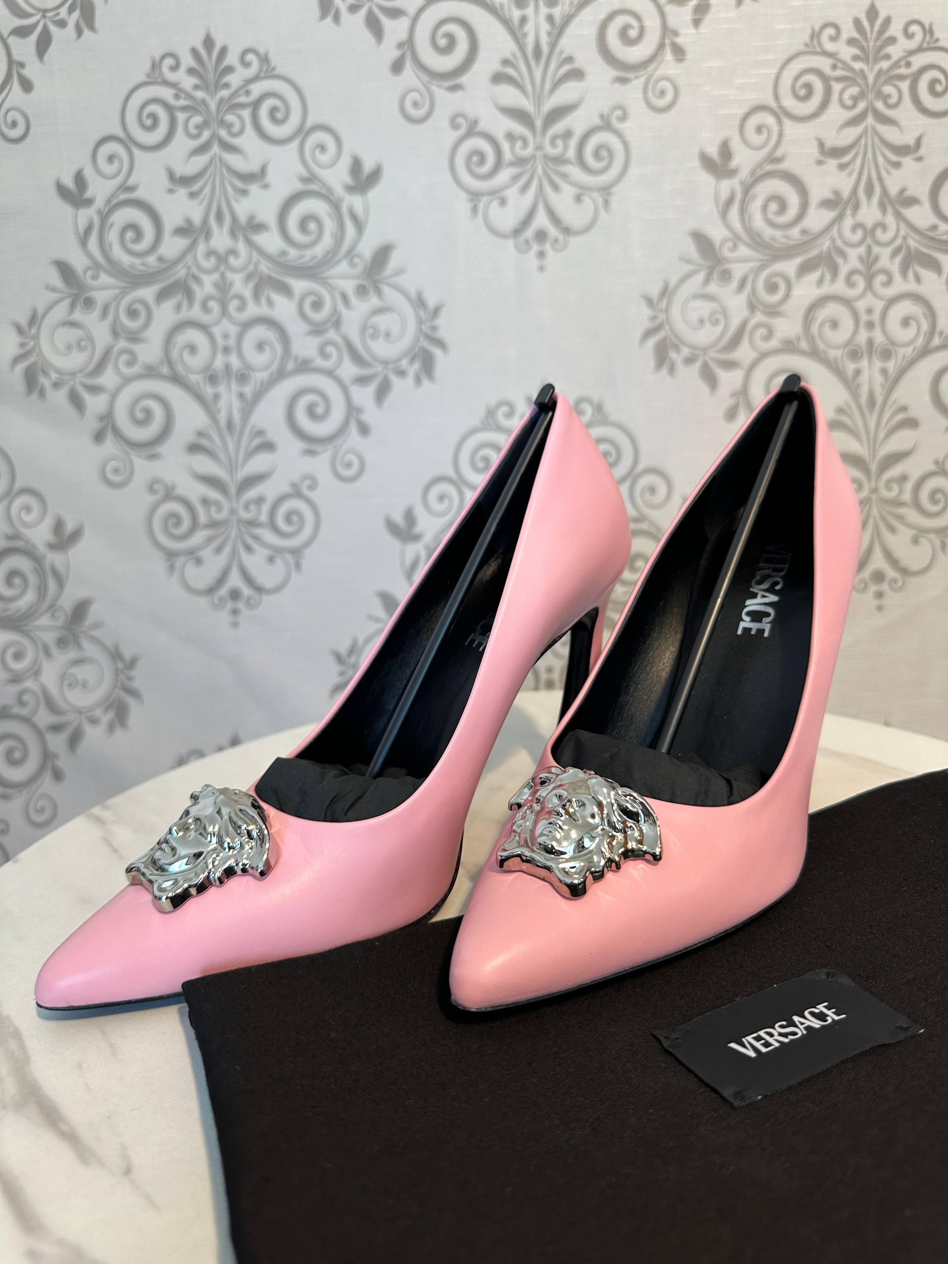 Versace Pumps Medusa din Piele — Negru