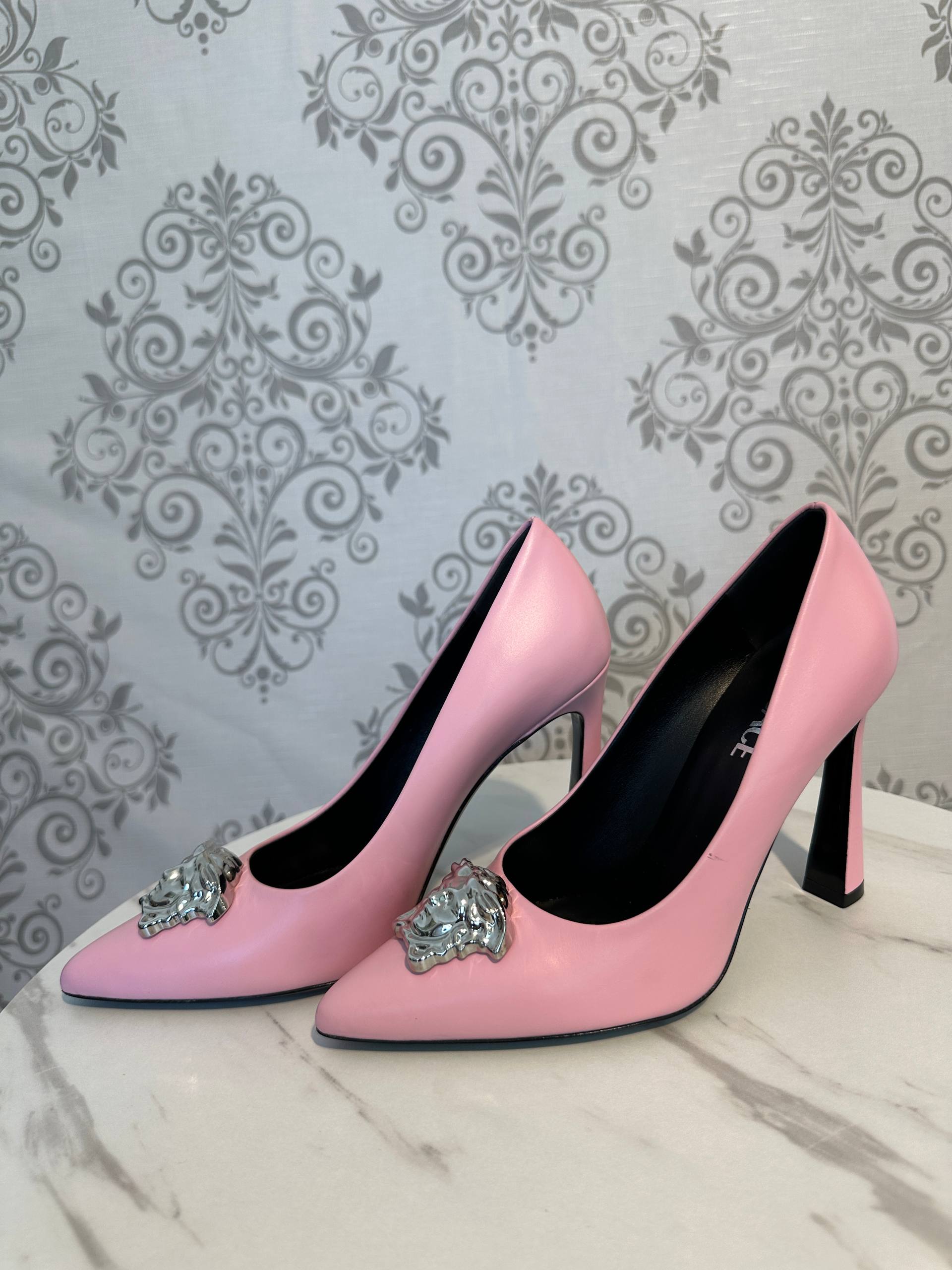 Versace Pumps Medusa din Piele — Negru