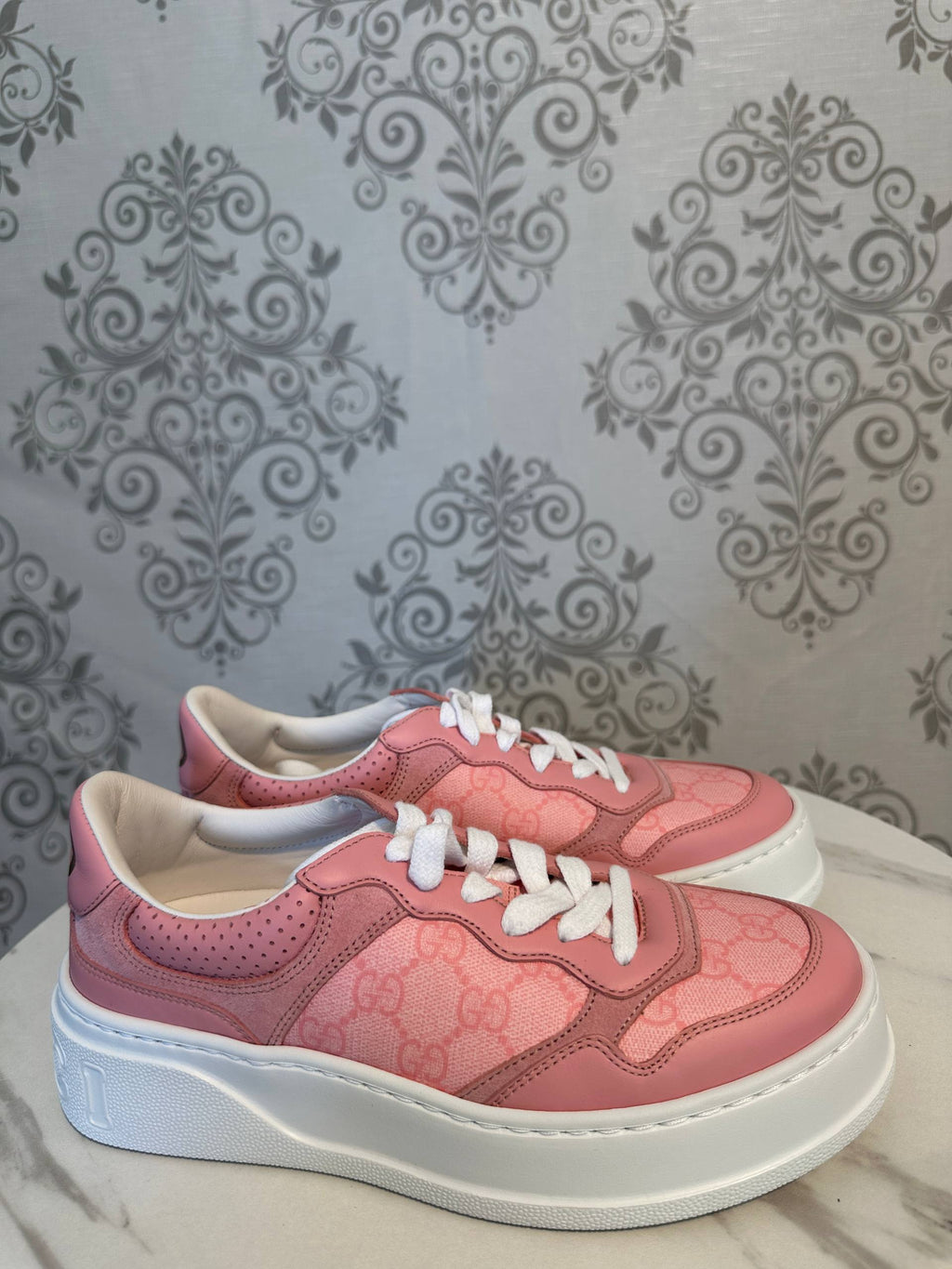 Gucci GG Chunky Sneakers din Canvas — Roz