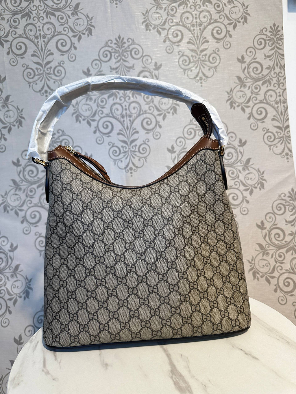Gucci Attache Large Shoulder Bag — GG Supreme