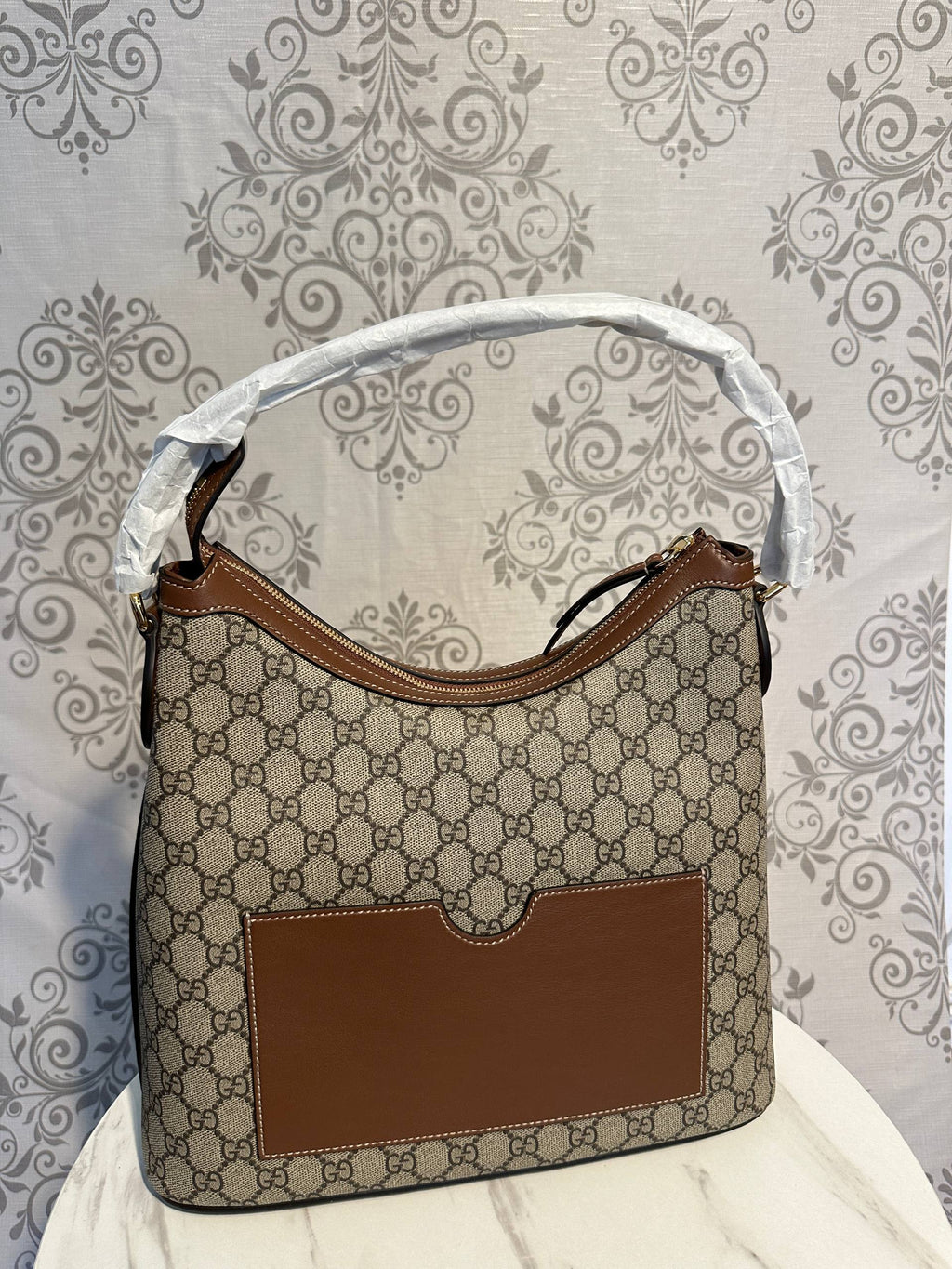 Gucci Attache Large Shoulder Bag — GG Supreme